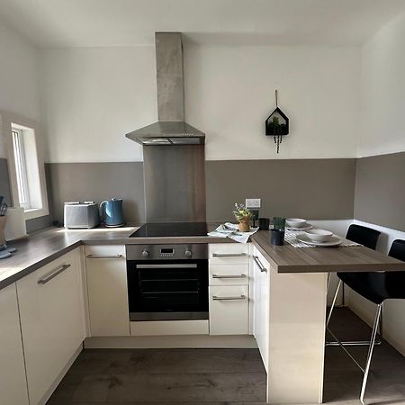 Glasgow Modern Style Home , Separate Entrance Ngoại thất bức ảnh