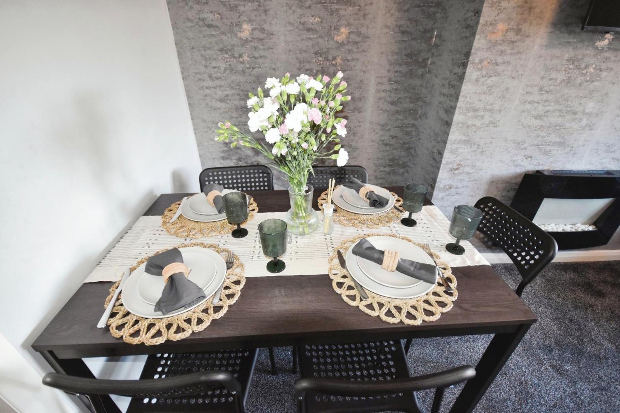 Glasgow Modern Style Home , Separate Entrance Ngoại thất bức ảnh